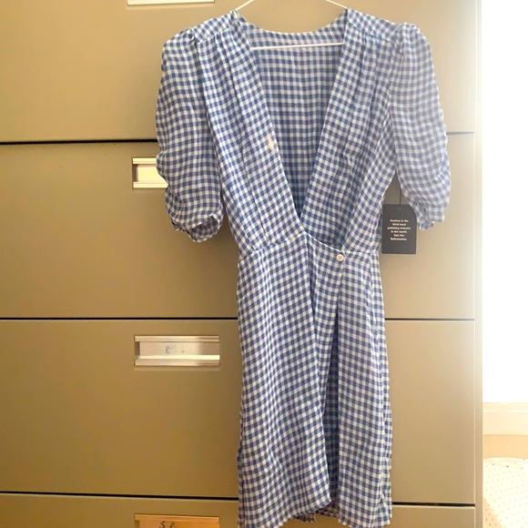 Reformation- wrap dress. Lost reformation tag - Picture 3 of 4